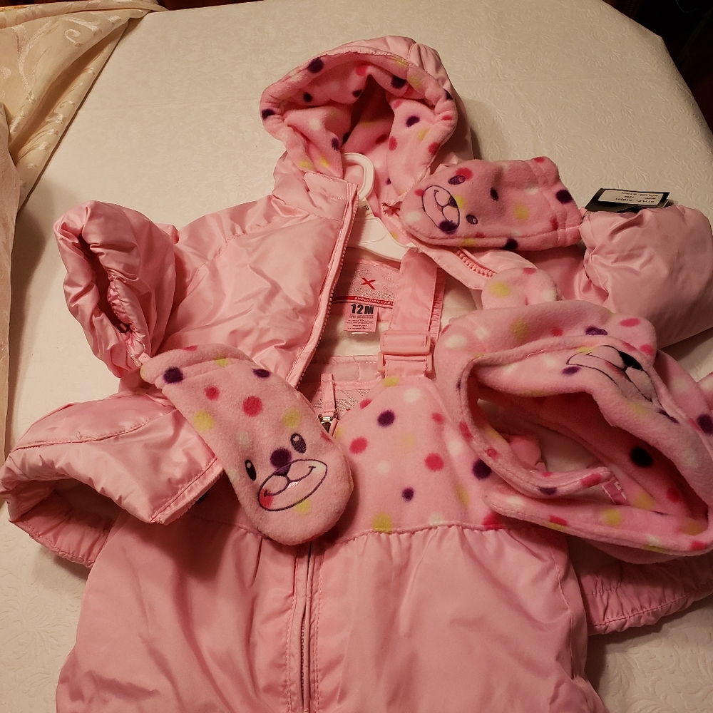 NWT 12 MONTH SNOW SUIT PINK - Picture 3 of 9